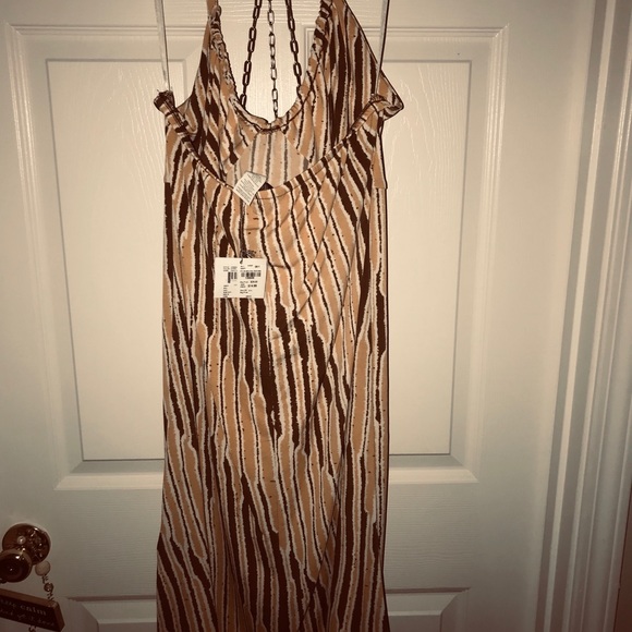 Dress - Picture 2 of 4